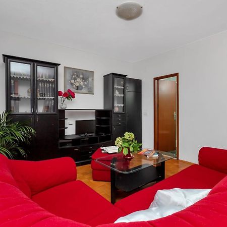 Apartments Bole Makarska Bagian luar foto