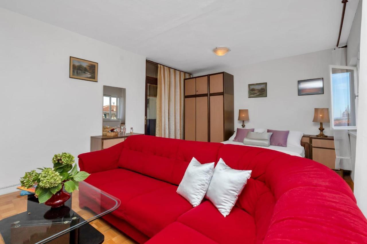 Apartments Bole Makarska Bagian luar foto